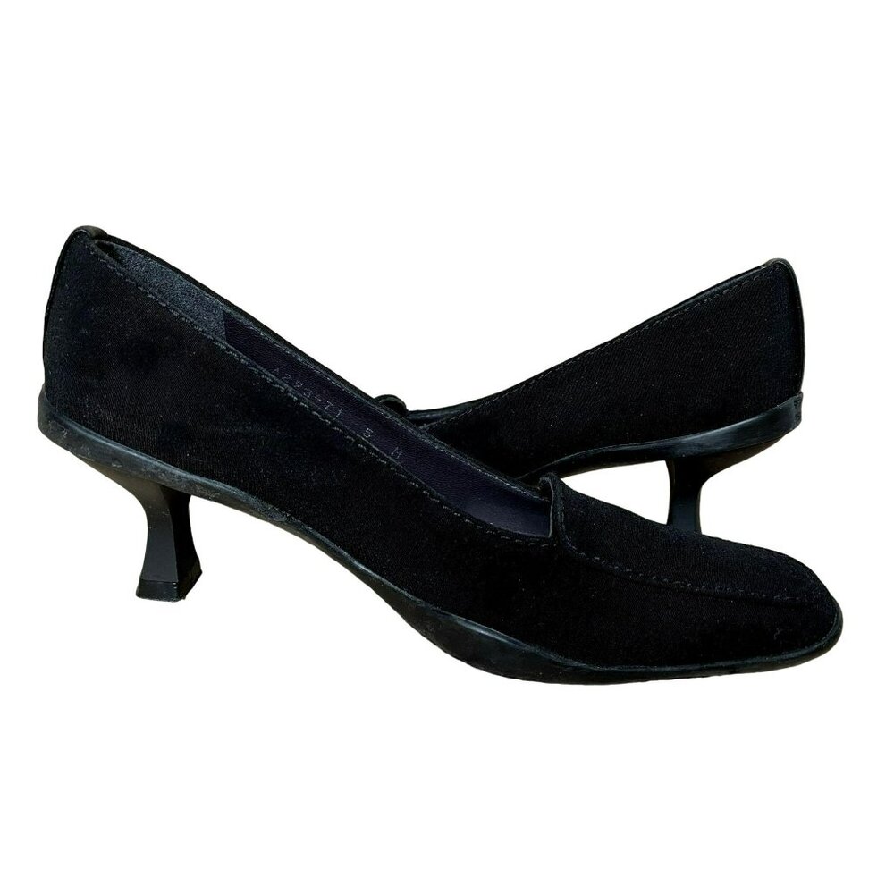 Stuart Weitzman 5M Classic Black Gore-Tex Rainaway Pumps Kitten Heel Square Toe